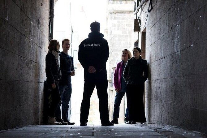 small-group-witches-trials-truth-tour-in-edinburgh