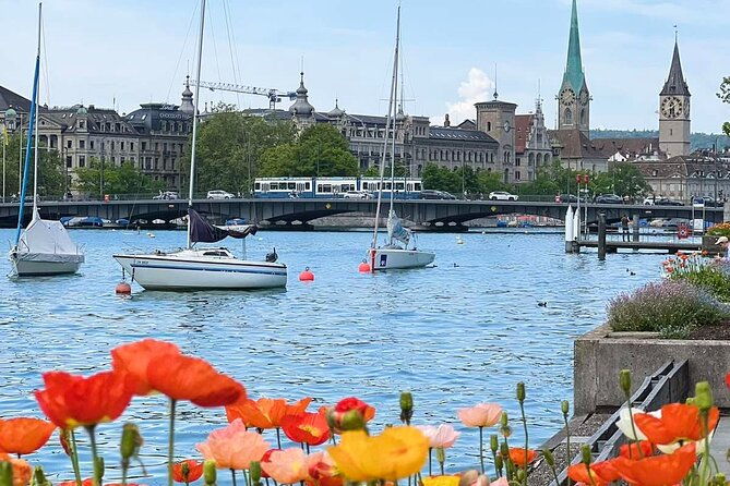 small-group-zurich-walking-tour-cruise-and-lindt-factory