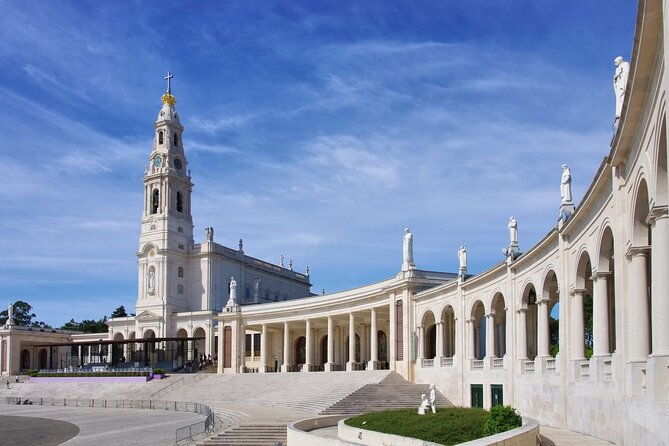 small-group2-6pax-lisbon-to-obidosfatimanazare-private-tour
