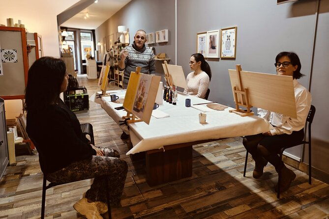 small-painting-group-with-a-local-artist-in-porto