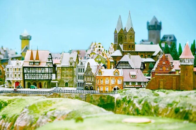 small-worlds-admission-ticket-in-tokyo