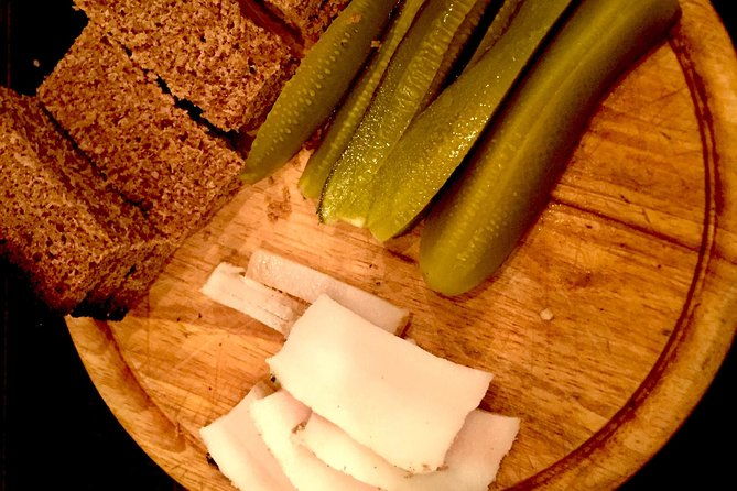 snacks-and-bites-in-vilnius-local-market