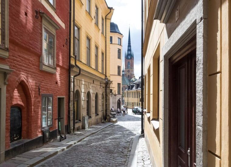 snaps-hygge-and-nightlife-tour-in-stockholm-old-town-bars