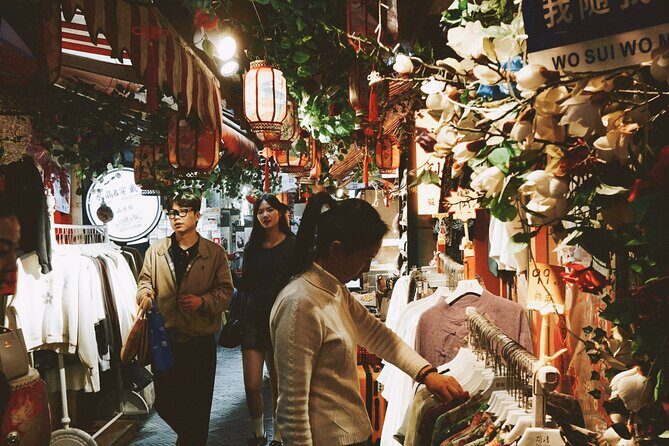 Snip, Savor, Stroll: Tianzifang Paper-Cut and Culinary Odyssey - A Closer Look at the Experience