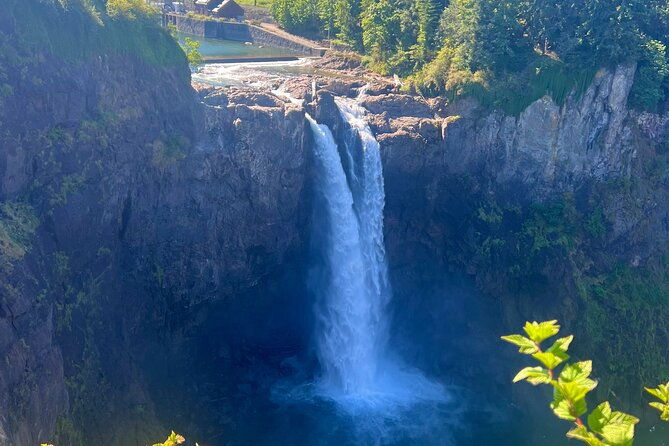 snoqualmie-falls-vip-tour-and-hiking-escape-up-to-7-passengers
