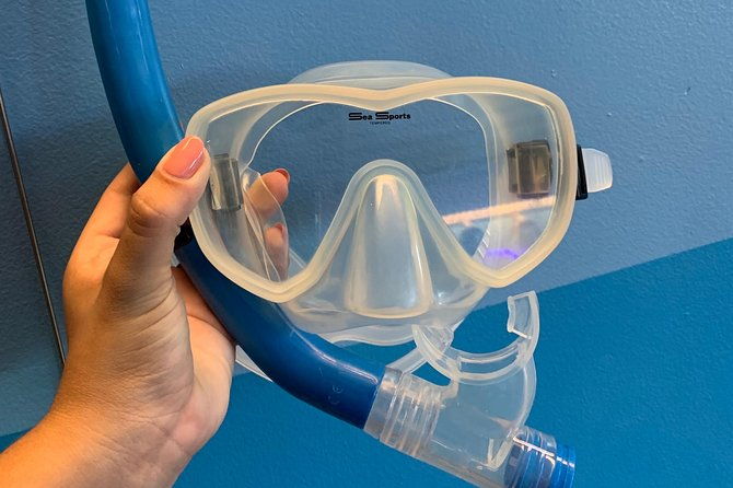 snorkel-gears-near-hanauma-bay-2