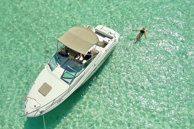 snorkel-sandbar-on-private-searay-yacht-25ft-in-cap-cana-marina-punta-cana
