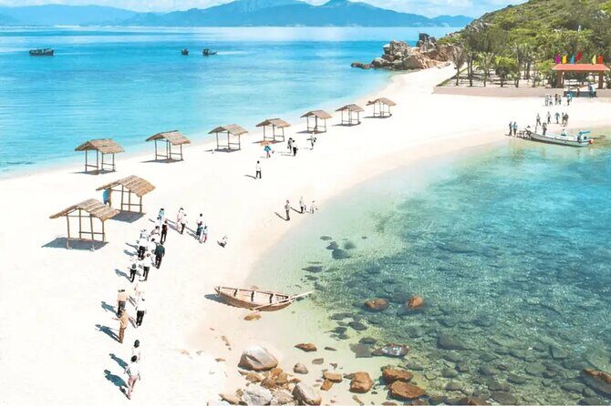 Snorkeling and BBQ with Mud Bath in Nha Trang Island - Rejuvenating in the Mud Bath at Hon Tam Resort