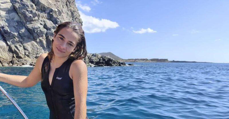 snorkeling-boat-trip-in-marine-turtles-natural-habitat