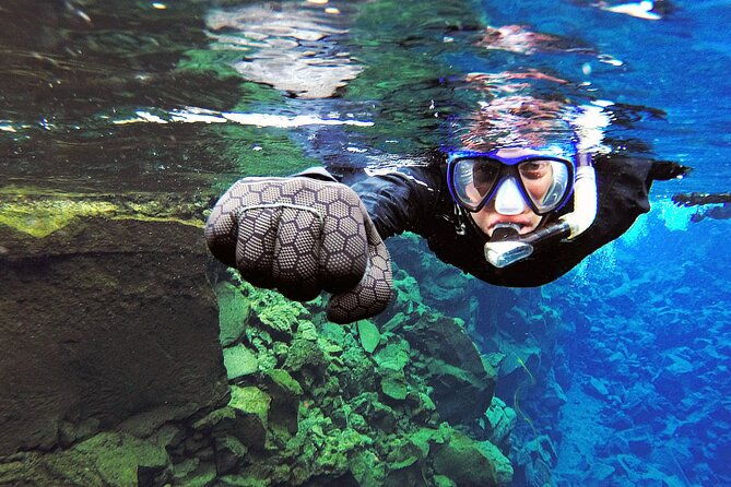 snorkeling-in-silfra-fly-over-iceland-virtual-experience-self-drive
