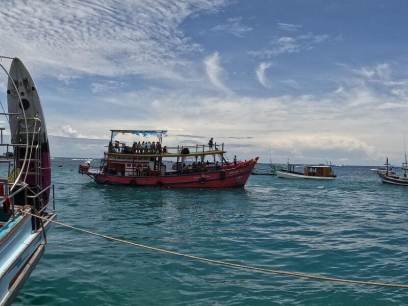 snorkeling-tour-with-meals-and-bbqs-cocktail-sunset