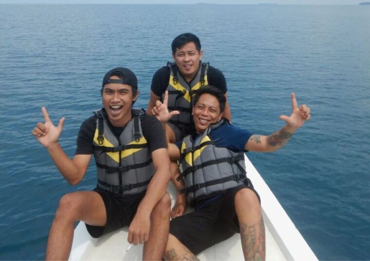 snorkelling-islandhopping-tour-karimunjawa-sharing-tour