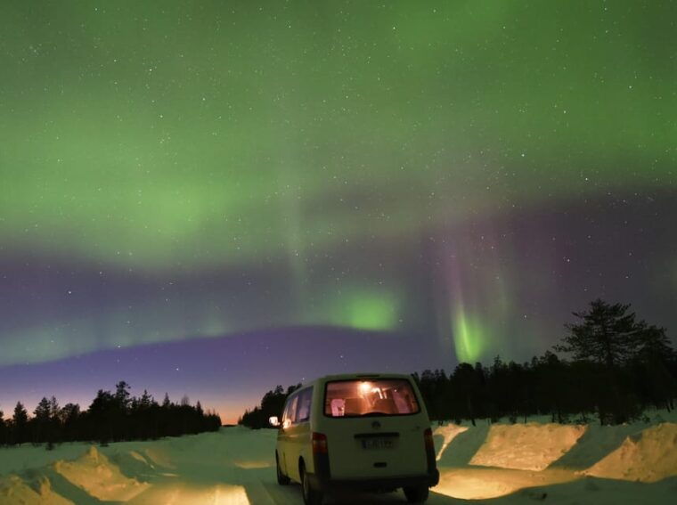 snow-activities-and-northern-lights-in-the-magical-forest-2