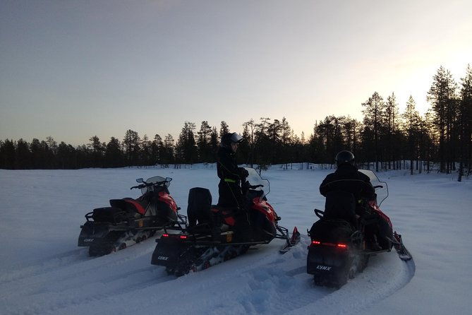 snowmobile-and-ice-fishing-excursion-private-tour-4