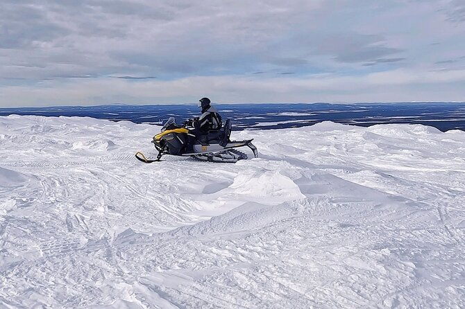 snowmobile-rides-through-kumputunturi-fell-in-kittila-finland