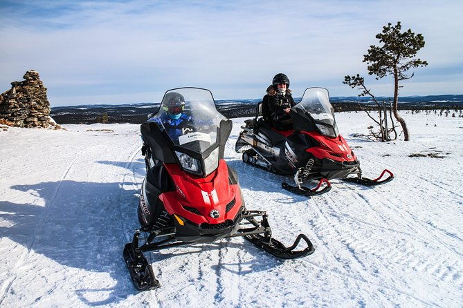 snowmobile-safari-in-the-forest