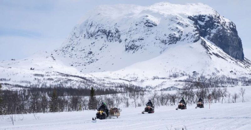 snowmobile-safari-in-the-mountains-of-helgeland