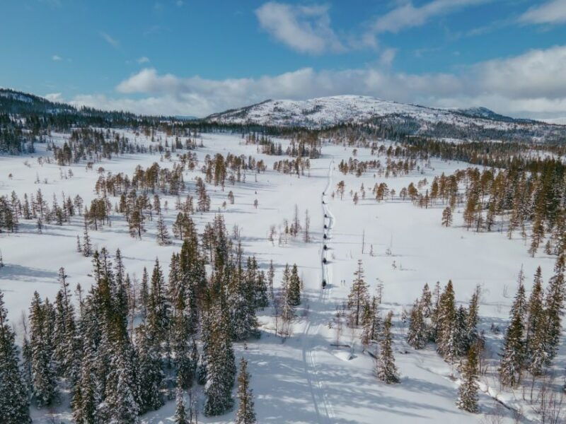 snowmobile-safari-in-the-mountains-of-helgeland
