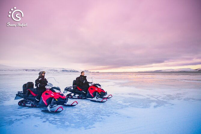 snowmobile-safari-into-arctic-wilderness