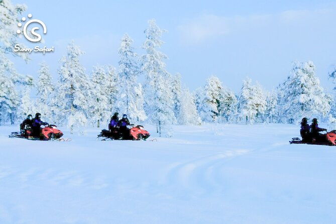 snowmobile-safari-into-arctic-wilderness