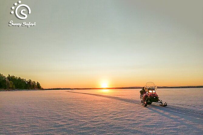 snowmobile-safari-into-arctic-wilderness