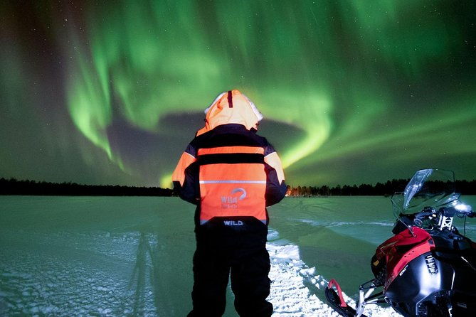snowmobile-safari-to-search-for-the-northern-lights