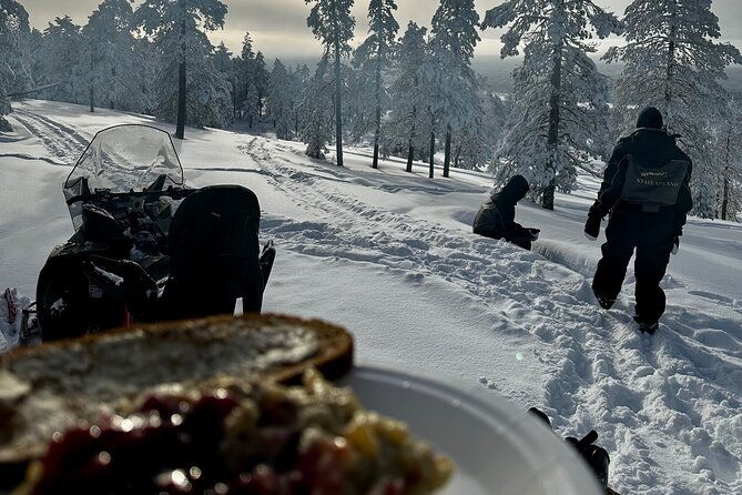 snowmobile-safari-to-the-wilderness