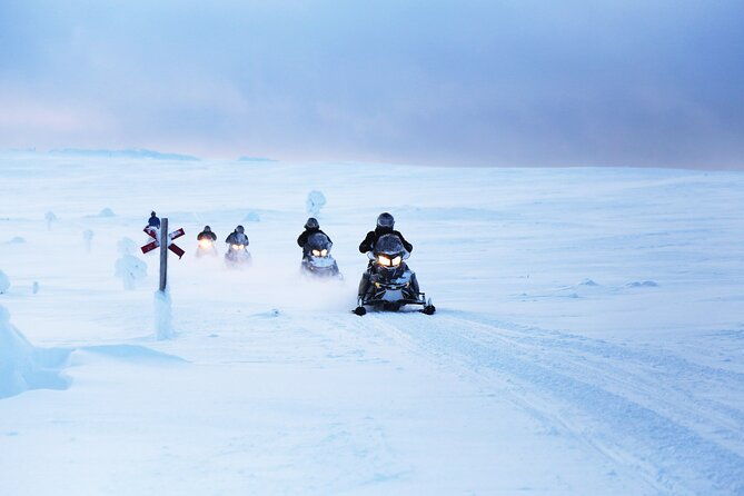 snowmobiling-adventure-in-levi-2