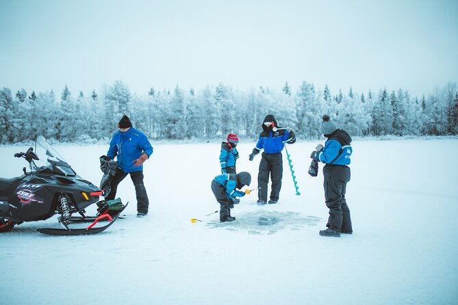 snowmobiling-and-ice-fishing-in-apukka-resort-rovaniemi-2