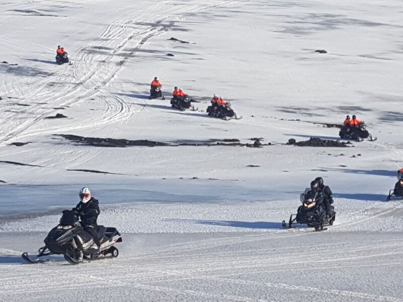 snowmobiling-on-eyjafjallajokull-3