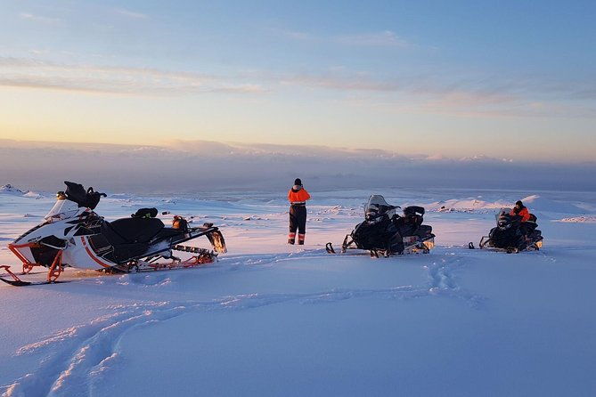 snowmobiling-on-eyjafjallajokull