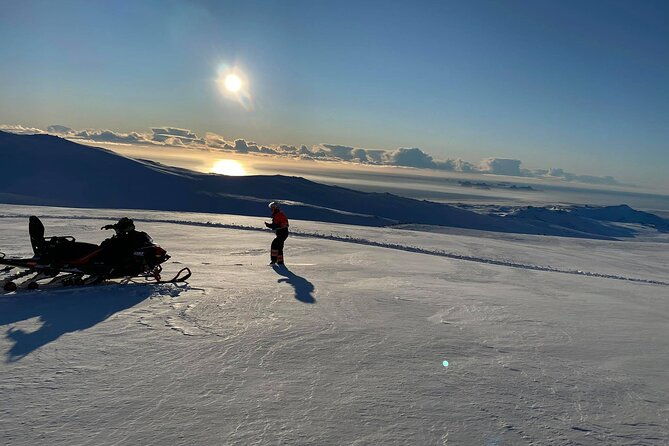 snowmobiling-on-eyjafjallajokull