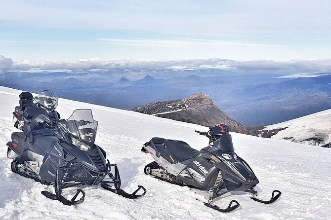 snowmobiling-on-eyjafjallajokull