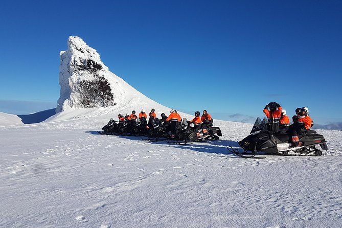 snowmobiling-on-eyjafjallajokull