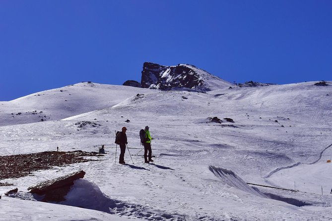snowshoe-hiking-in-the-sierra-nevada-granada