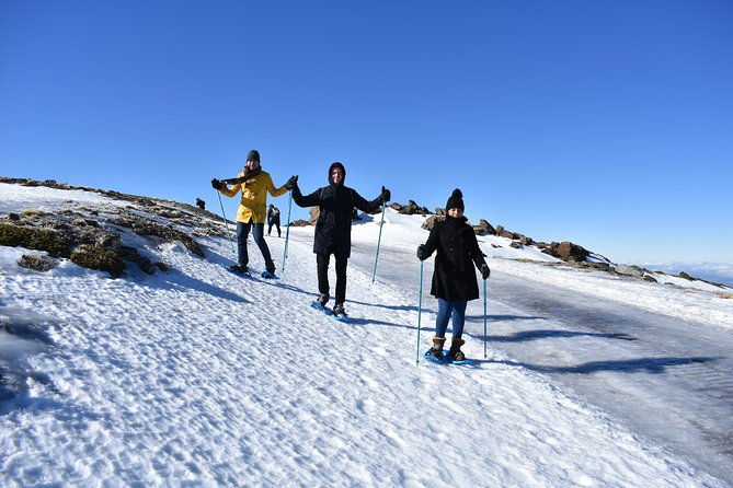 snowshoe-hiking-in-the-sierra-nevada-granada