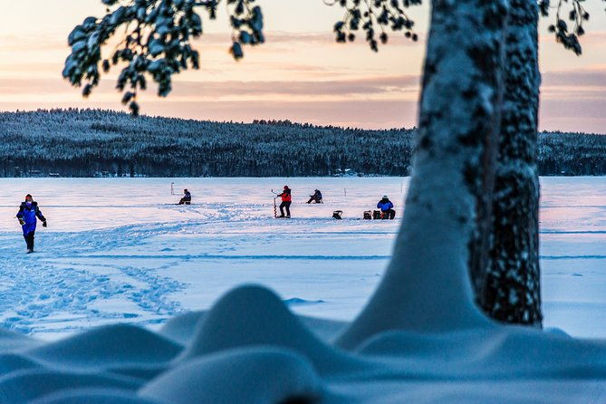 snowshoe-trip-for-ice-fishing-from-kemi