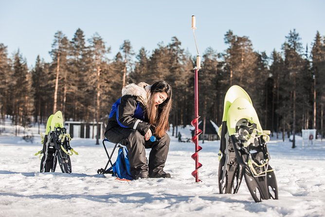 snowshoeing-and-ice-fishing-tour