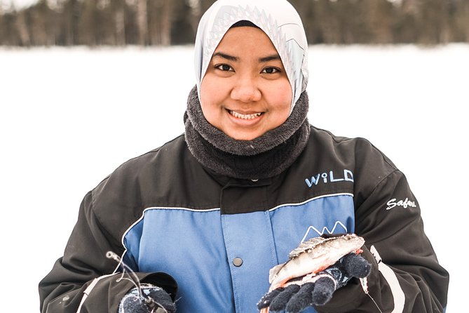 snowshoeing-and-ice-fishing-tour