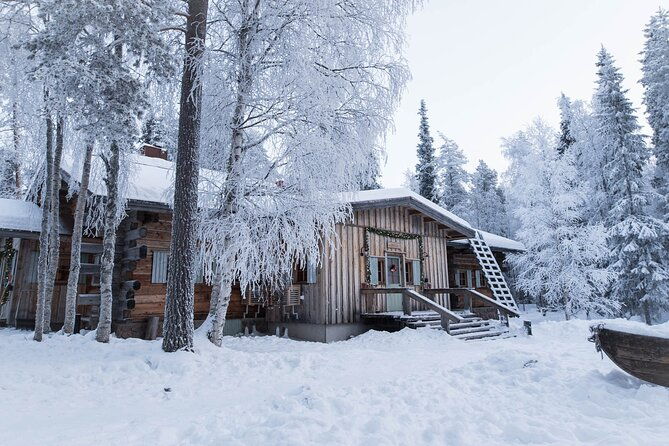 snowshoeing-in-the-arctic-circle-wilderness