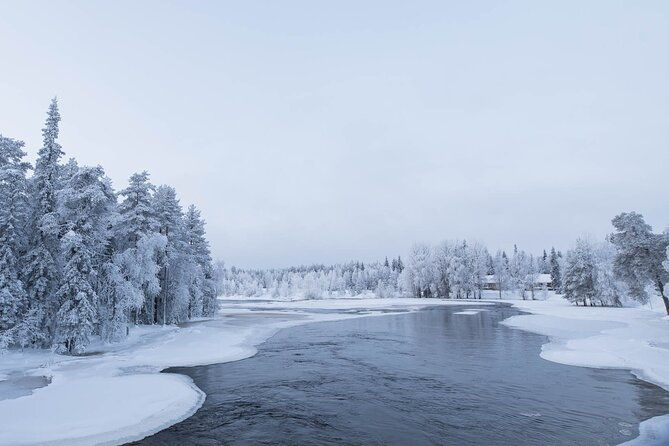 snowshoeing-in-the-arctic-circle-wilderness