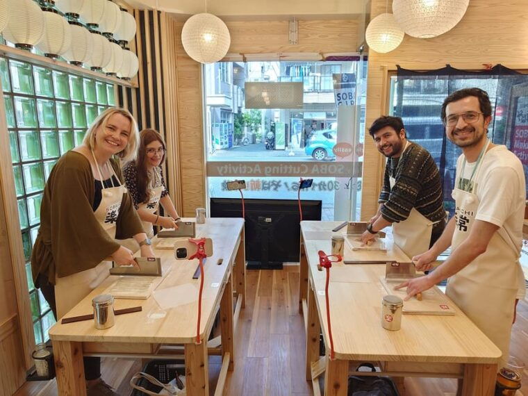 soba-making-experience-use-the-big-soba-knife