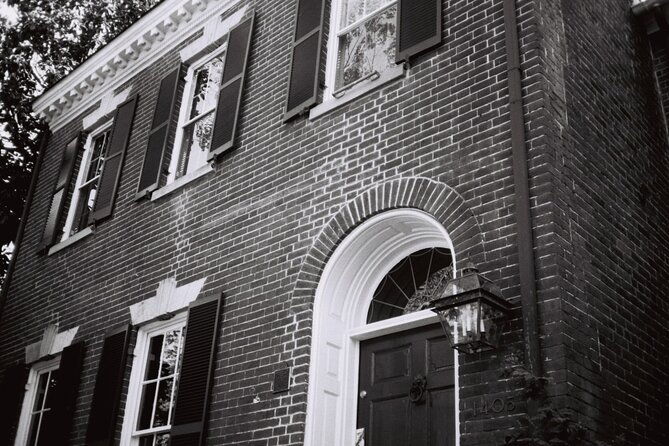 socialites-and-spies-of-georgetown-walking-tour-2