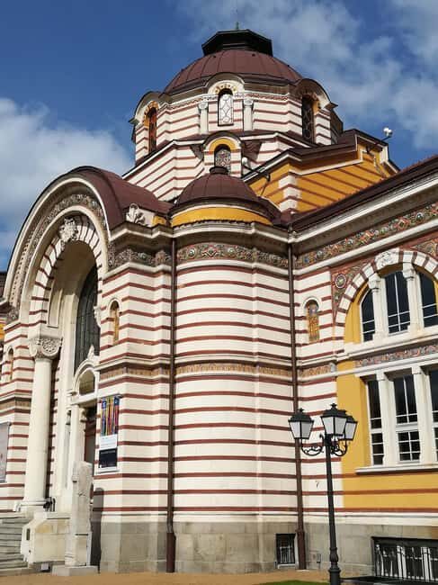 Sofia along its shady streets - Key Points