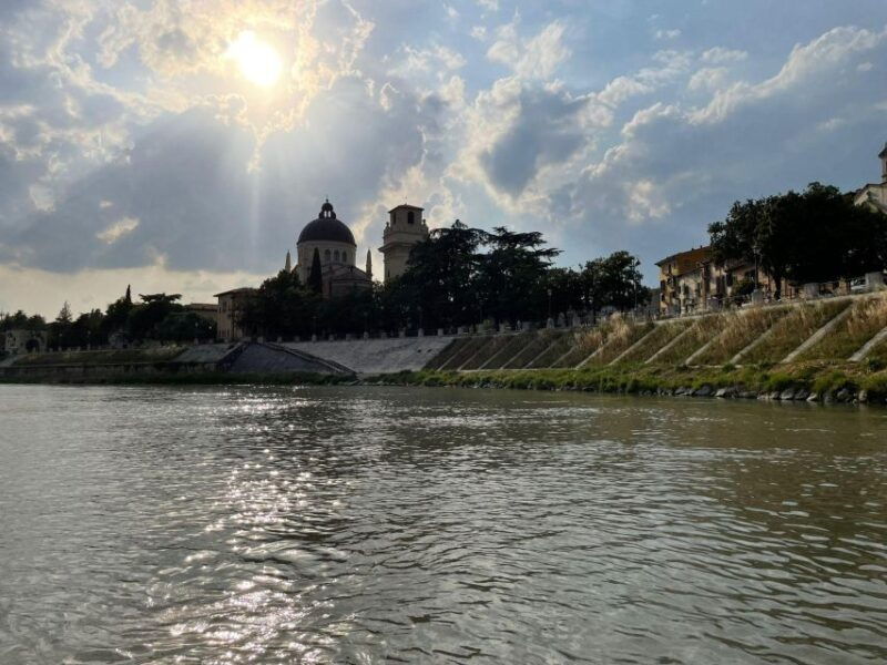 soft-rafting-at-sunset-and-aperitif-in-piazza-erbe