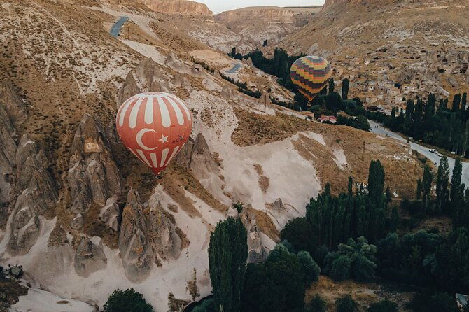 soganli-valley-hot-air-balloon-ride-at-sunrise-2