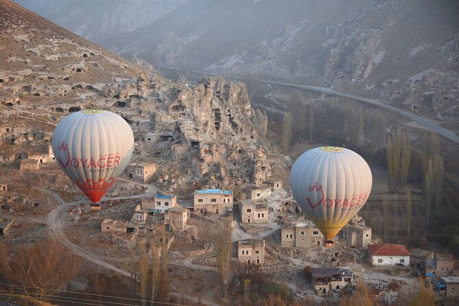 soganli-valley-hot-air-balloon-ride-at-sunrise
