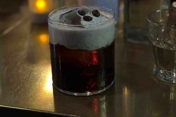 solo-in-paris-meetup-in-a-bar