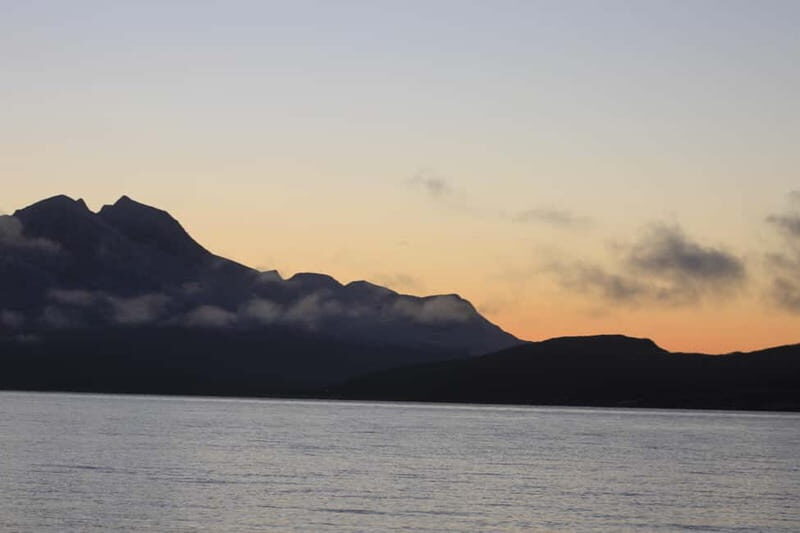 Sommarøy: Midnight Tour by minibus - An Introduction to the Experience