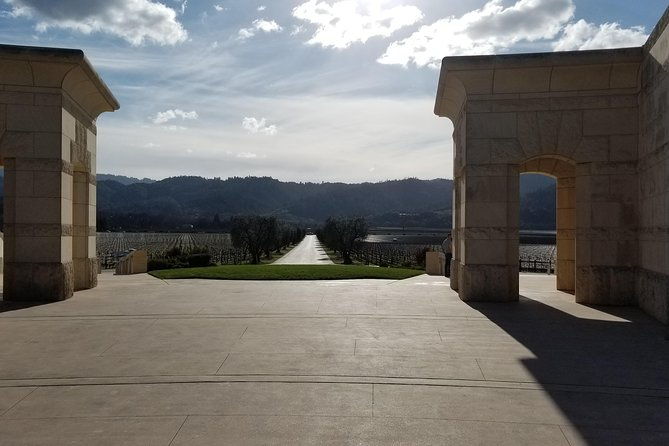 sonoma-and-napa-wine-tour-3-tastings-included-small-group-tour